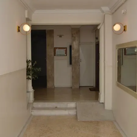 White Tower דירה