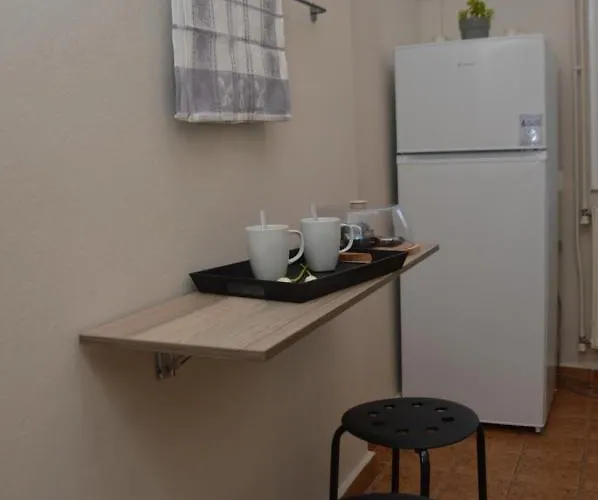 White Tower 公寓 *