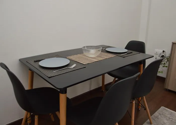 White Tower 公寓 *